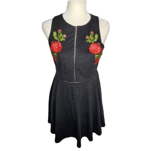 VEGAN suede dress floral rose embroidered‎ appliqué black sleeveless M - Picture 1 of 12